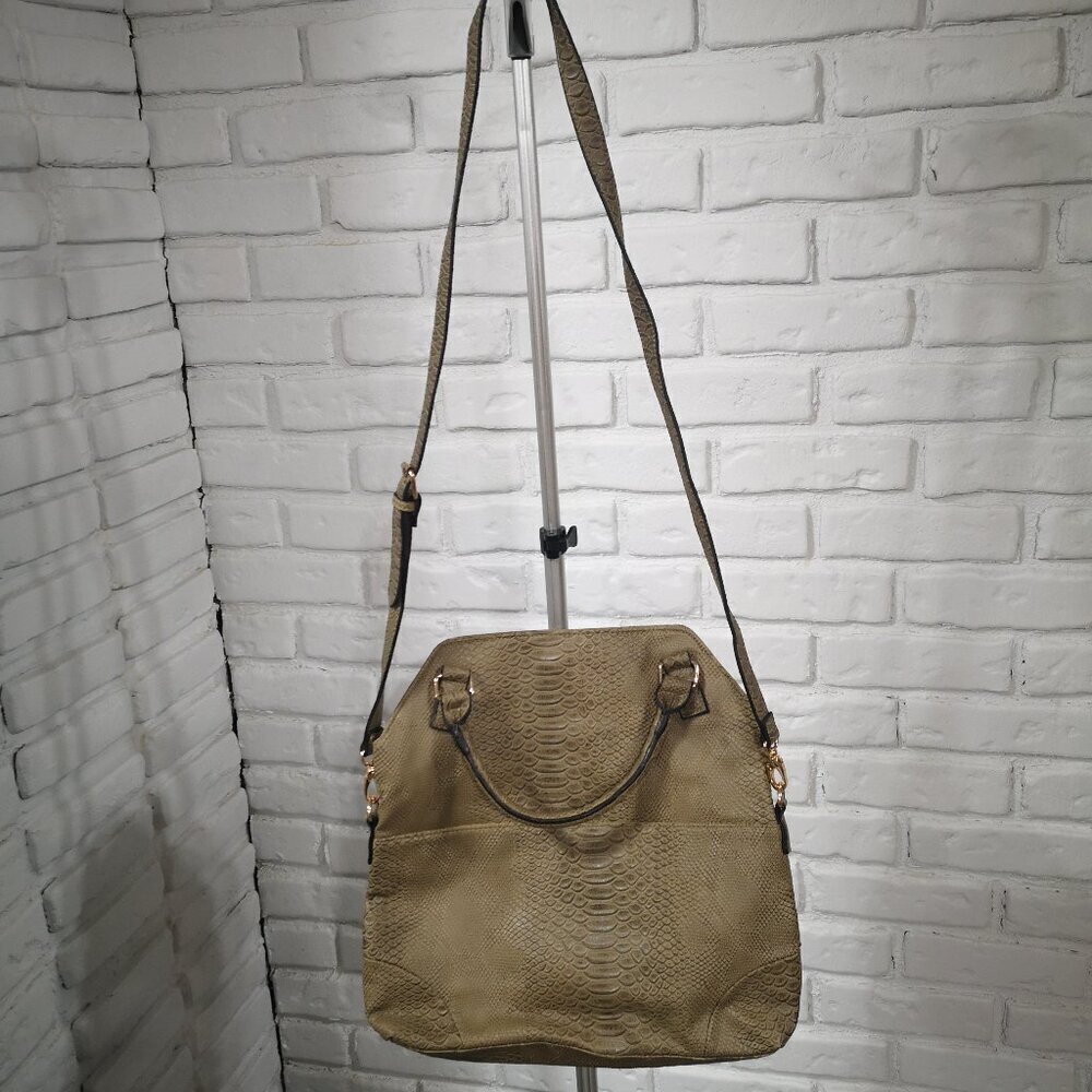 mark. (Avon Product) Sage Green Crocodile Pattern Faux Leather Lined Handbag